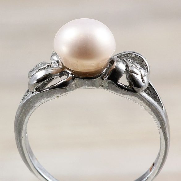 Tenyésztett gyöngyös gyűrű-2, fehér