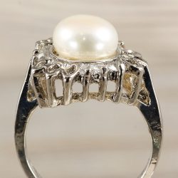 Tenyésztett gyöngyös gyűrű-3, köves, fehér