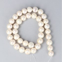   Kerek, fehér tenyésztett gyöngy alapanyagszál, 9,5-11 mm, kb. 38 cm